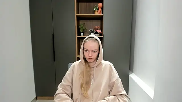 Snapshot of ElaneComiso chatting on November 15, 2025, 5:38 am ElaneComiso online show from November 15, 2025, 5:38 am