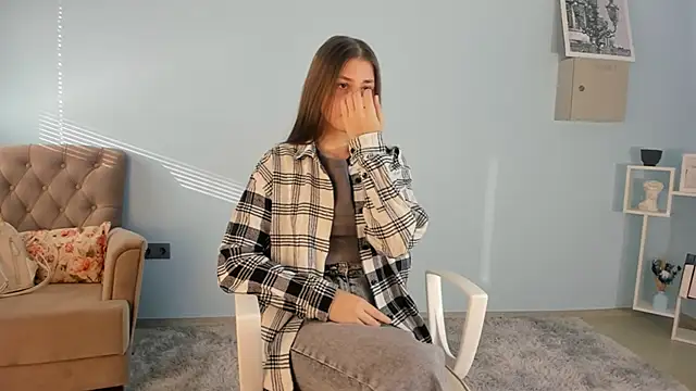 Snapshot of LucilaCashen chatting on November 16, 2025, 7:14 am LucilaCashen online show from November 16, 2025, 7:14 am