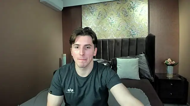 Snapshot of MarkYeti chatting on November 14, 2025, 9:19 am MarkYeti online show from November 14, 2025, 9:19 am