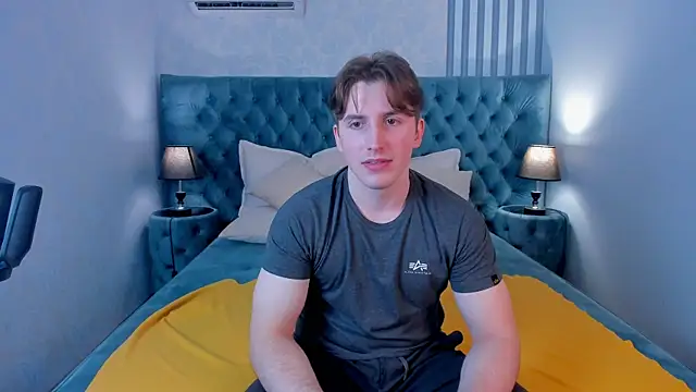 Snapshot of MarkYeti chatting on November 18, 2025, 12:53 pm MarkYeti online show from November 18, 2025, 12:53 pm