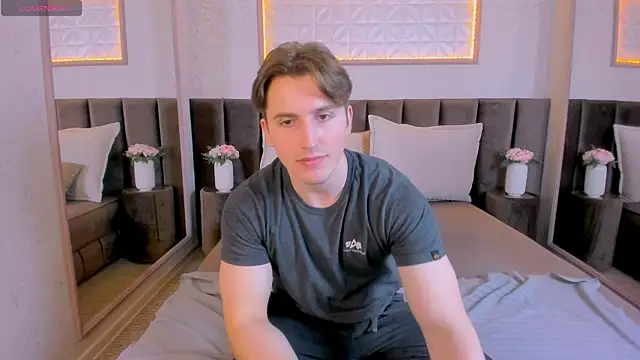 Snapshot of MarkYeti chatting on November 19, 2025, 12:49 pm MarkYeti online show from November 19, 2025, 12:49 pm