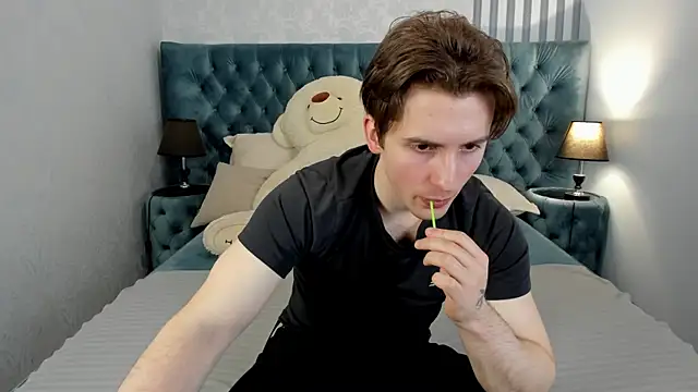 Snapshot of MarkYeti chatting on March 22, 2026, 7:28 pm MarkYeti online show from March 22, 2026, 7:28 pm