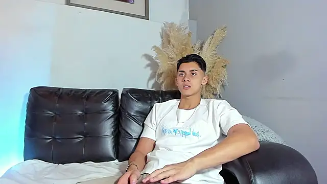 ZeusBrant online show from March 21, 2026, 1:48 pm