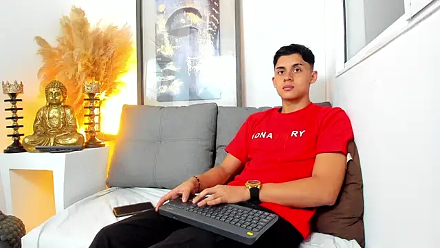 ZeusBrant online show from May 14, 2026, 1:29 pm