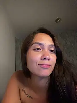 carolsapequinha online show from April 12, 2026, 10:37 pm