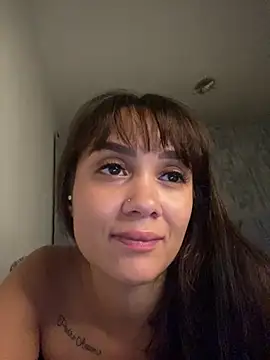 carolsapequinha online show from April 23, 2026, 12:56 am