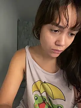 carolsapequinha online show from May 3, 2026, 2:56 pm