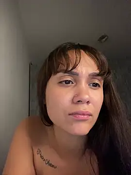 carolsapequinha online show from May 5, 2026, 4:31 am