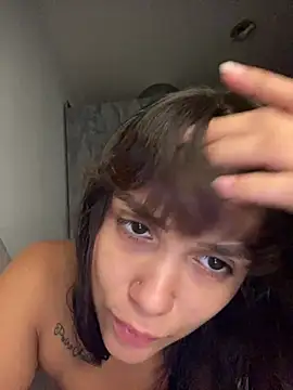carolsapequinha online show from May 9, 2026, 9:20 pm
