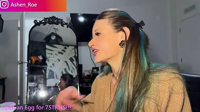 Snapshot of AshenRoe chatting on April 10, 2026, 2:55 pm AshenRoe online show from April 10, 2026, 2:55 pm