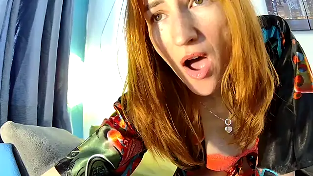 Leila cam18 online show from December 19, 2025, 1:40 pm