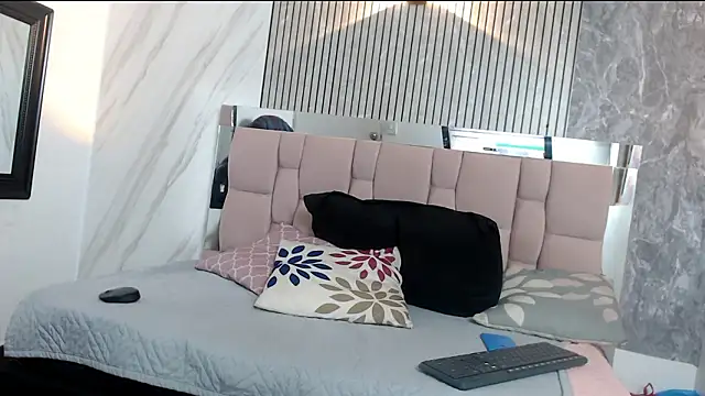 hanna  palmer1 online show from January 17, 2026, 2:55 pm