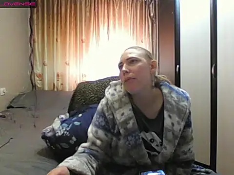 JenniDeep online show from April 29, 2026, 7:34 am