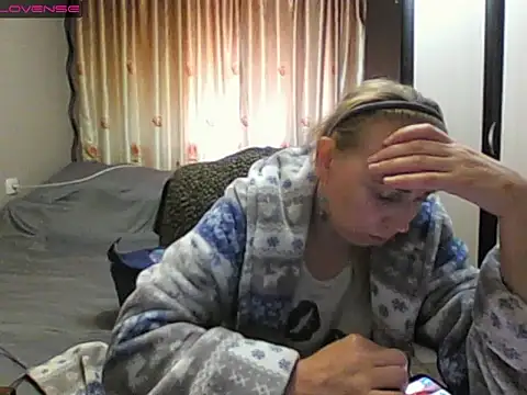 JenniDeep online show from May 8, 2026, 8:19 am