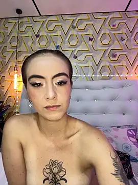 MelanyyJhonson15 online show from April 17, 2026, 2:36 am