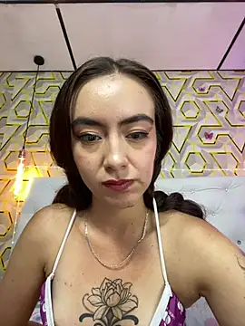 MelanyyJhonson15 online show from June 11, 2026, 12:32 am