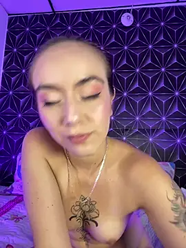 MelanyyJhonson15 online show from June 17, 2026, 8:21 pm