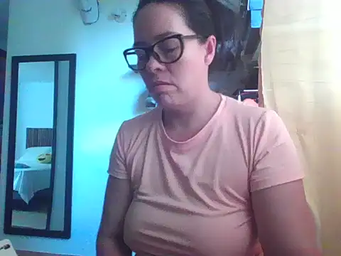 caroline 47 online show from April 30, 2026, 3:29 pm