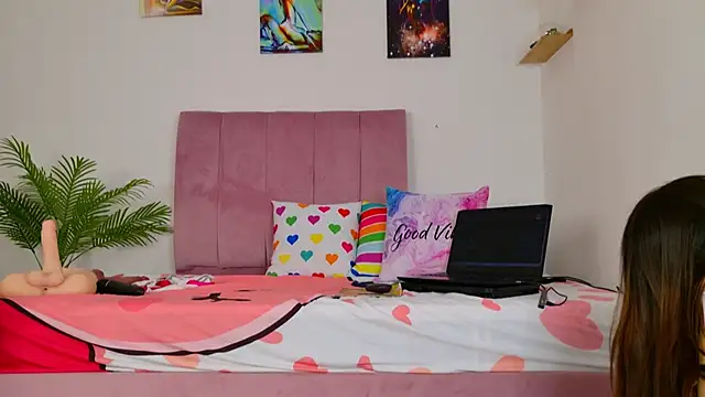 ginny ross online show from July 25, 2026, 3:37 am