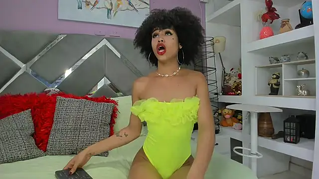 Snapshot of Zaira_sofiaa chatting on June 2, 2026, 2:02 am Zaira sofiaa online show from June 2, 2026, 2:02 am