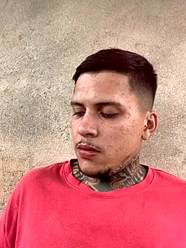 Snapshot of Ryanzl017 chatting on November 14, 2025, 2:27 pm Ryanzl017 online show from November 14, 2025, 2:27 pm