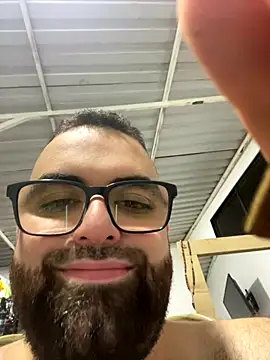 julianlondo111 online show from November 29, 2025, 3:53 am