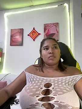 morena-2025 online show from May 9, 2026, 3:56 am