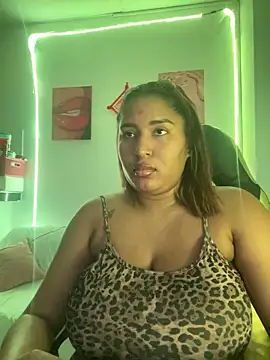 morena-2025 online show from May 16, 2026, 11:25 pm