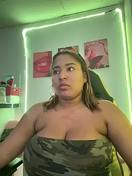 morena-2025 online show from May 26, 2026, 4:58 pm