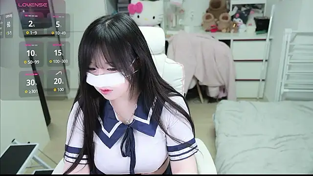 kimhyeona2005 online show from December 18, 2025, 12:33 pm