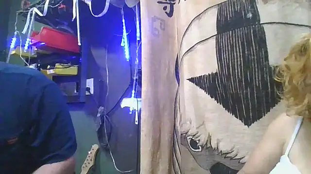 Snapshot of Eclipsed8 chatting on February 13, 2026, 9:27 am Eclipsed8 online show from February 13, 2026, 9:27 am