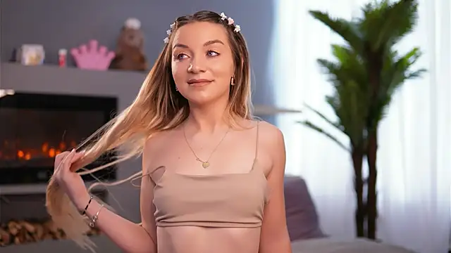 SkyEyesLuna online show from February 5, 2026, 4:06 am