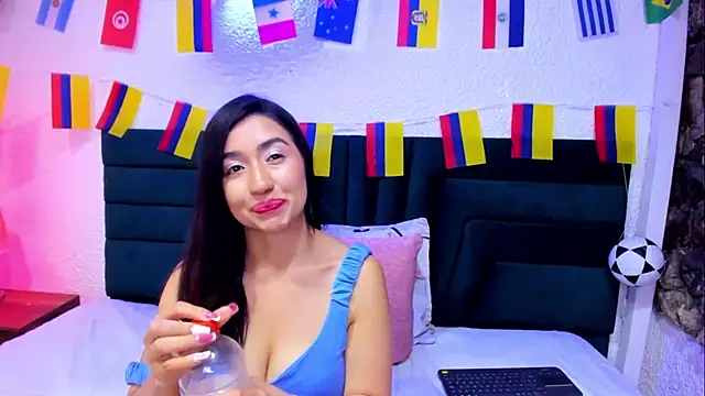 Snapshot of VictoriaRouge_ chatting on June 30, 2026, 8:21 pm VictoriaRouge online show from June 30, 2026, 8:21 pm
