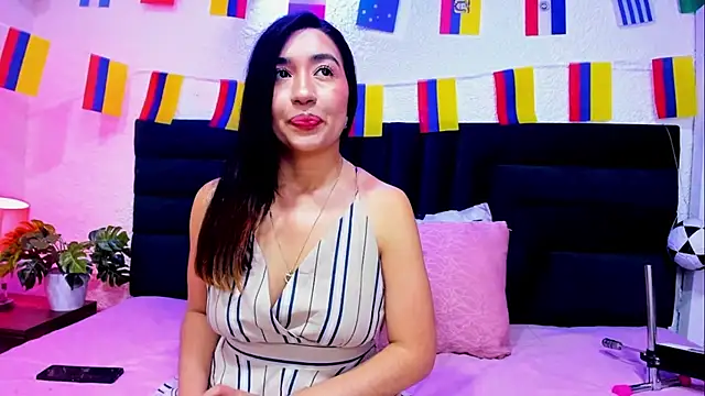 Snapshot of VictoriaRouge_ chatting on July 8, 2026, 8:46 pm VictoriaRouge online show from July 8, 2026, 8:46 pm