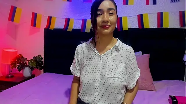 Snapshot of VictoriaRouge_ chatting on July 10, 2026, 8:55 pm VictoriaRouge online show from July 10, 2026, 8:55 pm