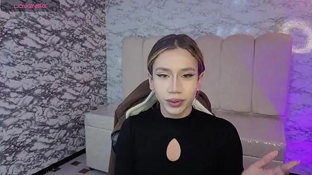 Evy Luxx v online show from February 6, 2026, 3:22 am