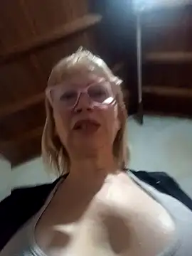 SexyMilf1211 online show from May 5, 2026, 5:21 pm