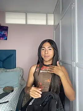 Hopemoretti online show from November 19, 2025, 6:52 pm