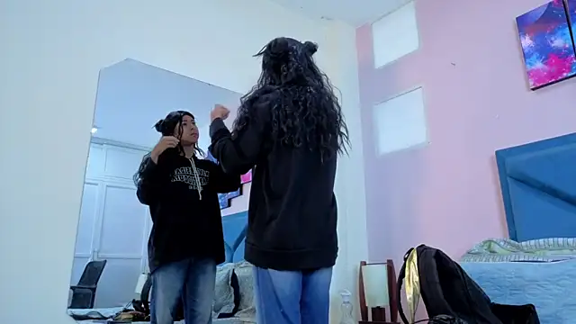 Hopemoretti online show from November 24, 2025, 12:38 pm