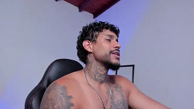 LuigiVitale 1 online show from March 22, 2026, 1:20 am