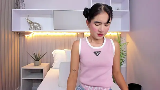 angelaG1 online show from April 29, 2026, 4:05 am