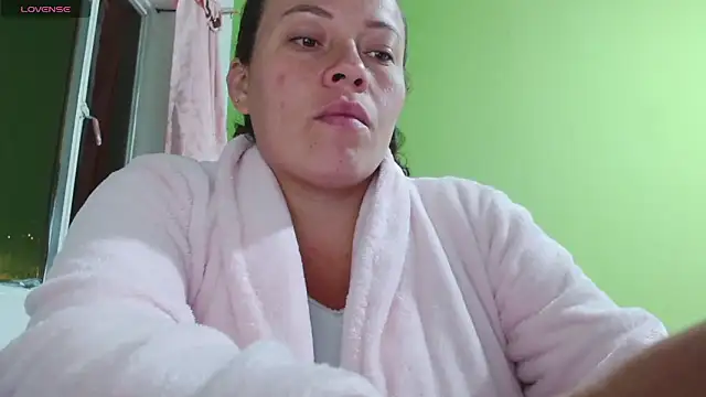 Rouse hot  online show from June 6, 2026, 2:05 am