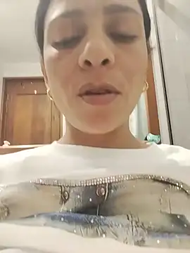 Snapshot of Queen_evaluna chatting on May 22, 2026, 11:43 pm Queen evaluna online show from May 22, 2026, 11:43 pm