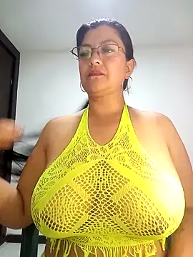 CelesteAlvarez1989 online show from May 10, 2026, 3:01 am