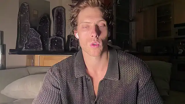 alex islivee online show from August 7, 2026, 2:02 am