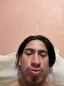 Snapshot of algila08 chatting on December 2, 2025, 1:44 am algila08 online show from December 2, 2025, 1:44 am