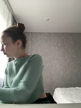 Holy Poly online show from December 2, 2025, 8:19 am