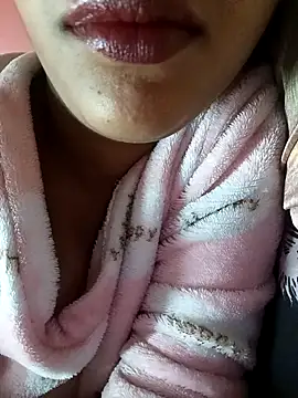 Snapshot of Neethu90 chatting on December 21, 2025, 4:14 pm Neethu90 online show from December 21, 2025, 4:14 pm