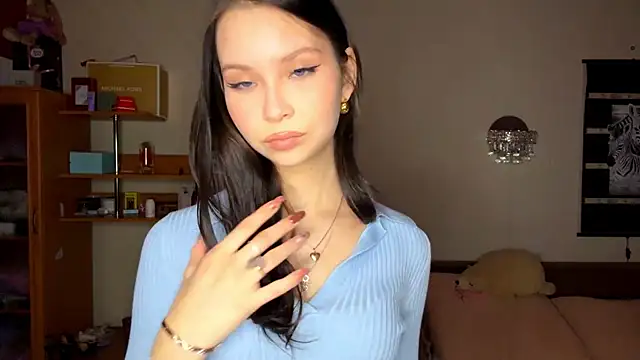 EmmaJonse online show from November 25, 2025, 11:54 am