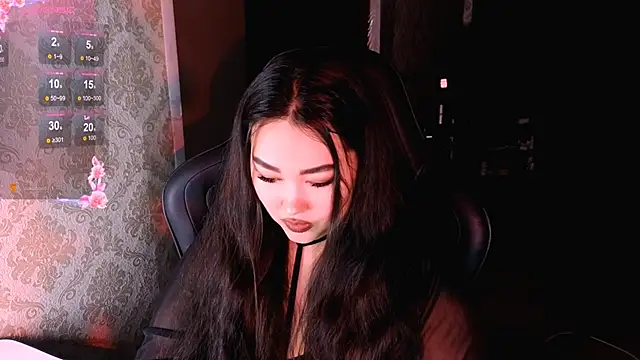 Emma Uilson online show from April 6, 2026, 10:00 pm